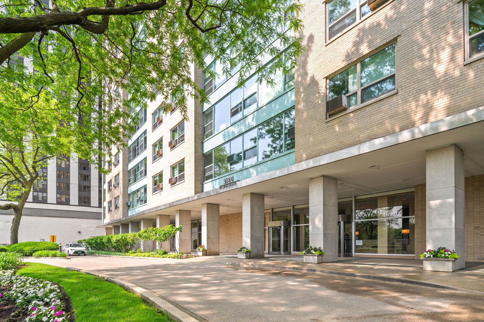 3180 N Lake Shore Drive 8A