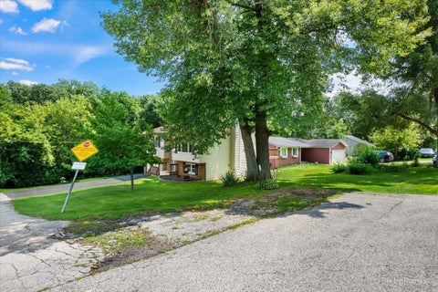 Tiny photo for 6122 Pleasant View Road, Cary, IL 60013 (MLS # 12728269)