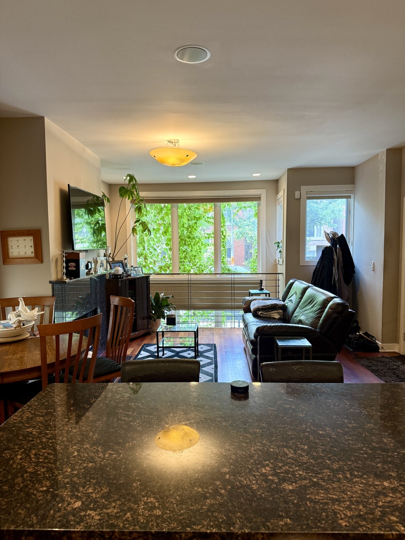 1621 W Le Moyne Street 1W