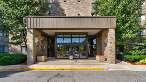 Tiny photo for 6340 AMERICANA Drive #216, Willowbrook, IL 60527 (MLS # 12648534)