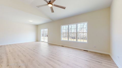 Tiny photo for 593 Farm Street, Crete, IL 60417 (MLS # 12500485)