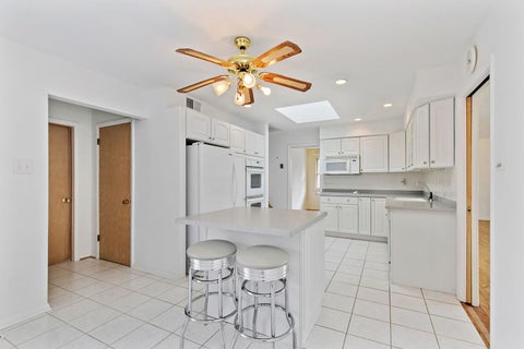 Tiny photo for 2831 Kensington Avenue, Westchester, IL 60154 (MLS # 12751331)