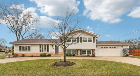 Photo of 730 Lamorak Drive, Schaumburg, IL 60193 (MLS # 12582395)