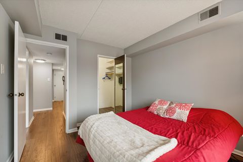 Tiny photo for 8025 Woodglen Lane #303, Downers Grove, IL 60516 (MLS # 12586185)