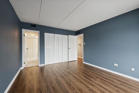 Tiny photo for 8025 Woodglen Lane #303, Downers Grove, IL 60516 (MLS # 12586185)