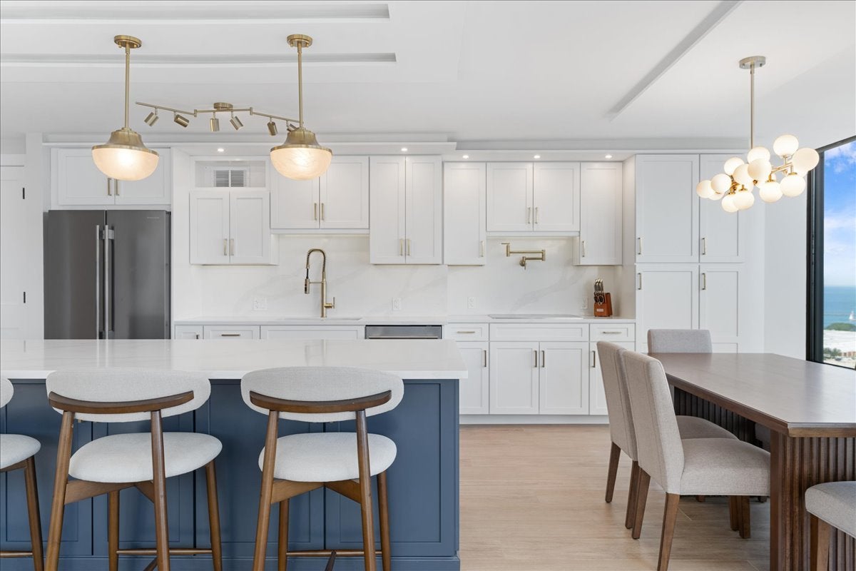 505 N Lake Shore Drive 2110-11