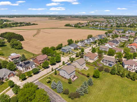 Tiny photo for 27008 Ashgate Crossing, Plainfield, IL 60585 (MLS # 12637425)