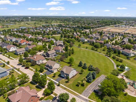 Tiny photo for 27008 Ashgate Crossing, Plainfield, IL 60585 (MLS # 12637425)