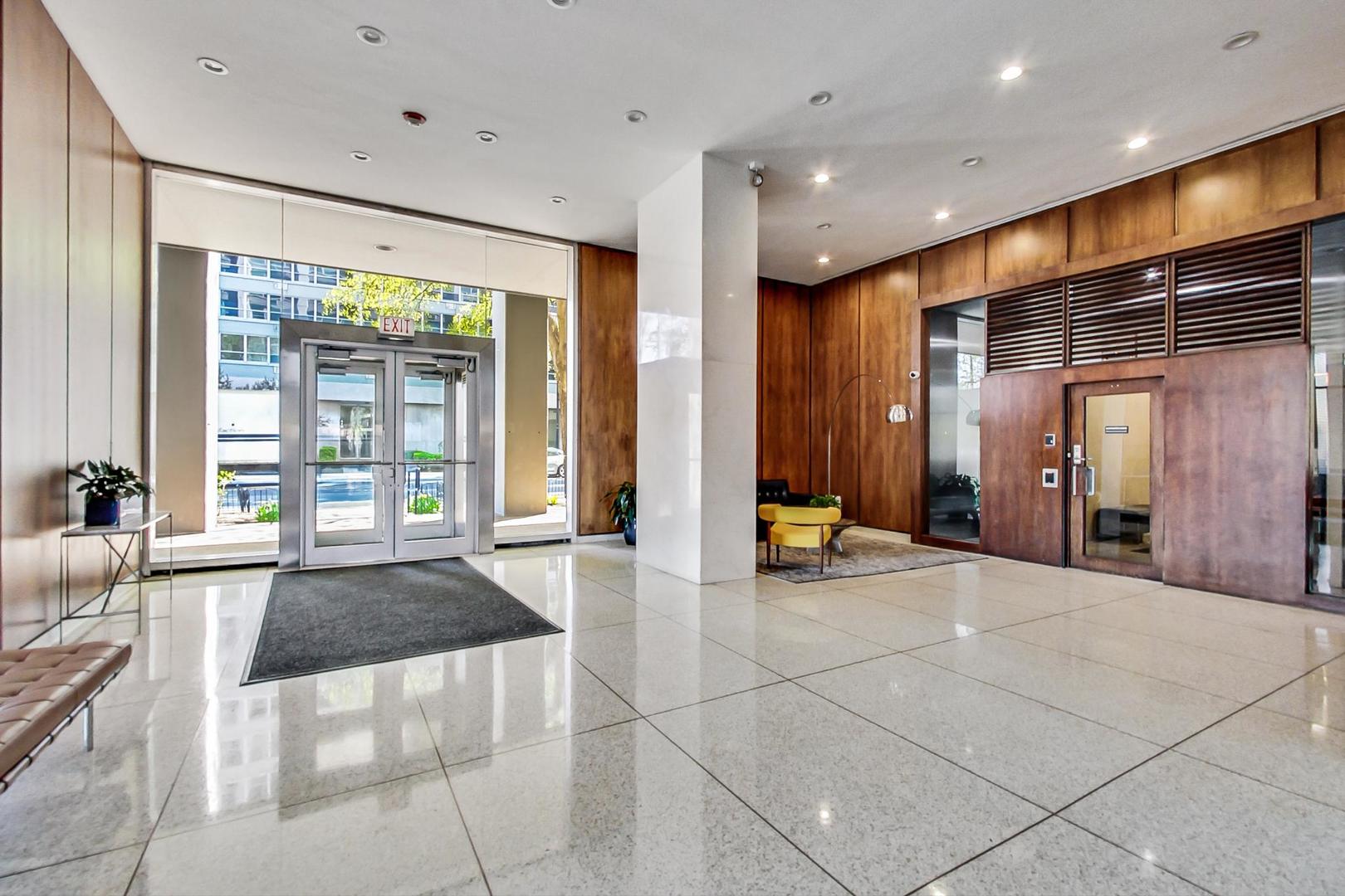 3600 N LAKE SHORE Drive 2204