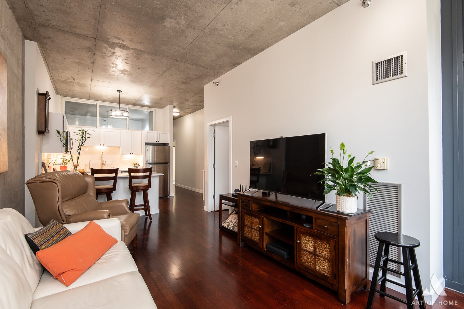 235 W Van Buren Street 2216