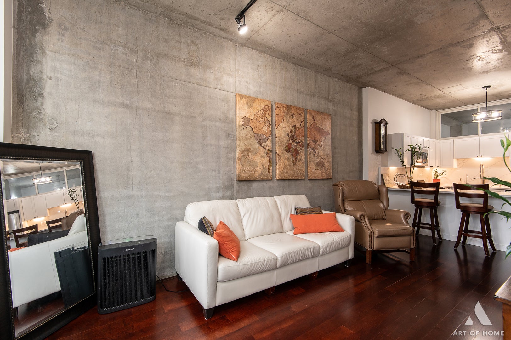 235 W Van Buren Street 2216