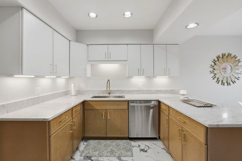 Tiny photo for 1475 Avignon Court, Highland Park, IL 60035 (MLS # 12592511)