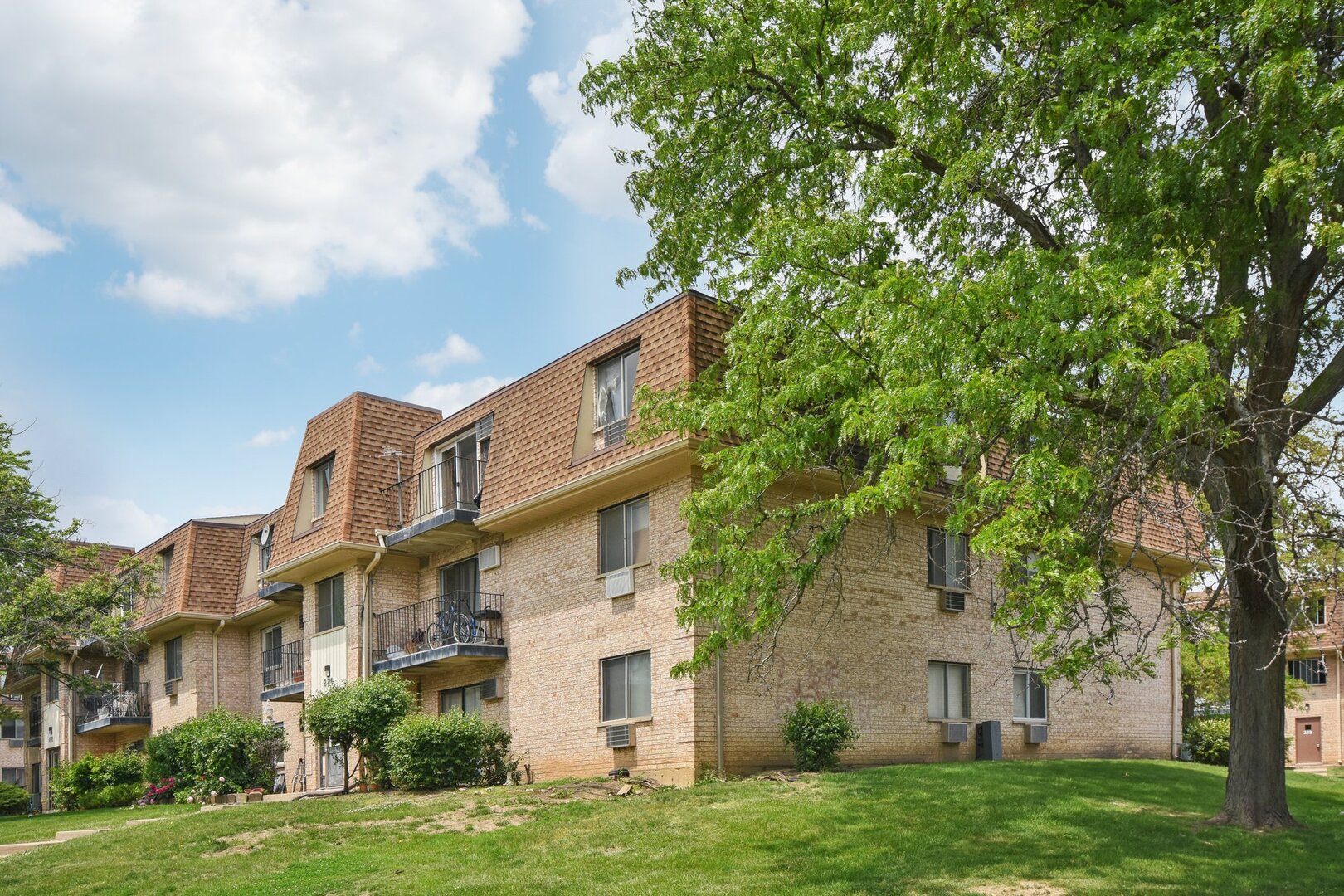 226 Shorewood Drive 2A