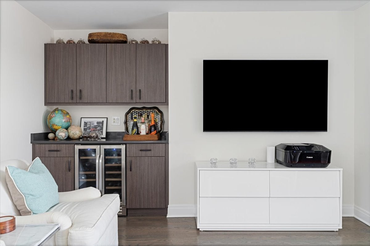 1350 W Diversey Parkway 3