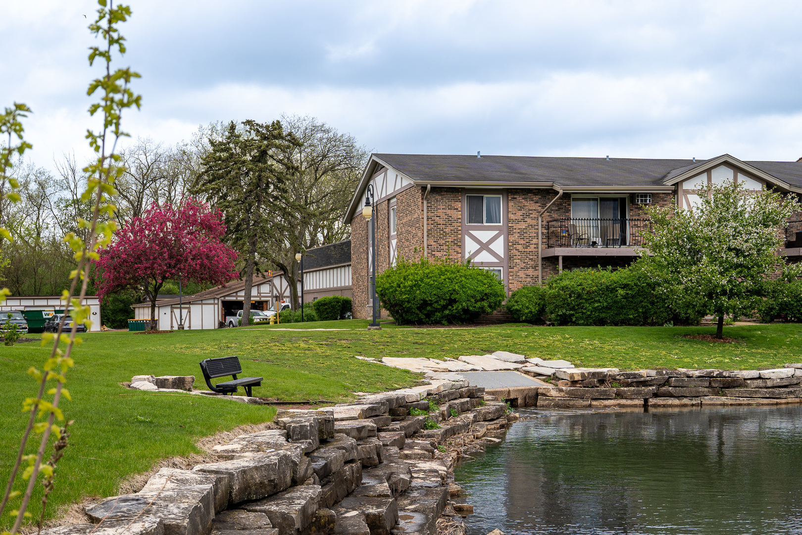 9S220 LAKE Drive 16-201