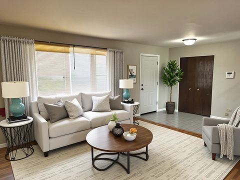 Tiny photo for 1 E 164th Street, South Holland, IL 60473 (MLS # 12476455)