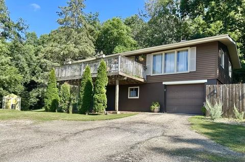 Tiny photo for 164 N 2551st Road, Peru, IL 61354 (MLS # 12475104)