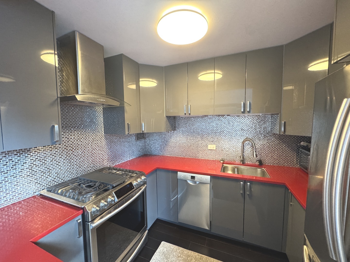 400 E RANDOLPH Street 1822