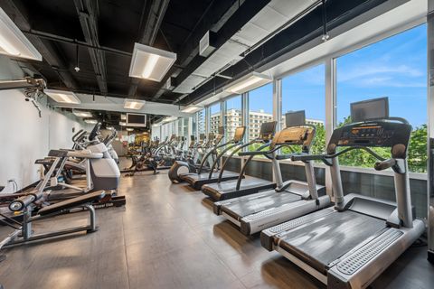 Tiny photo for 500 W SUPERIOR Street #805, Chicago, IL 60654 (MLS # 12466925)