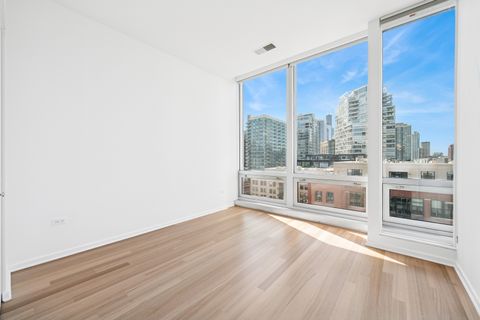 Tiny photo for 500 W SUPERIOR Street #805, Chicago, IL 60654 (MLS # 12466925)