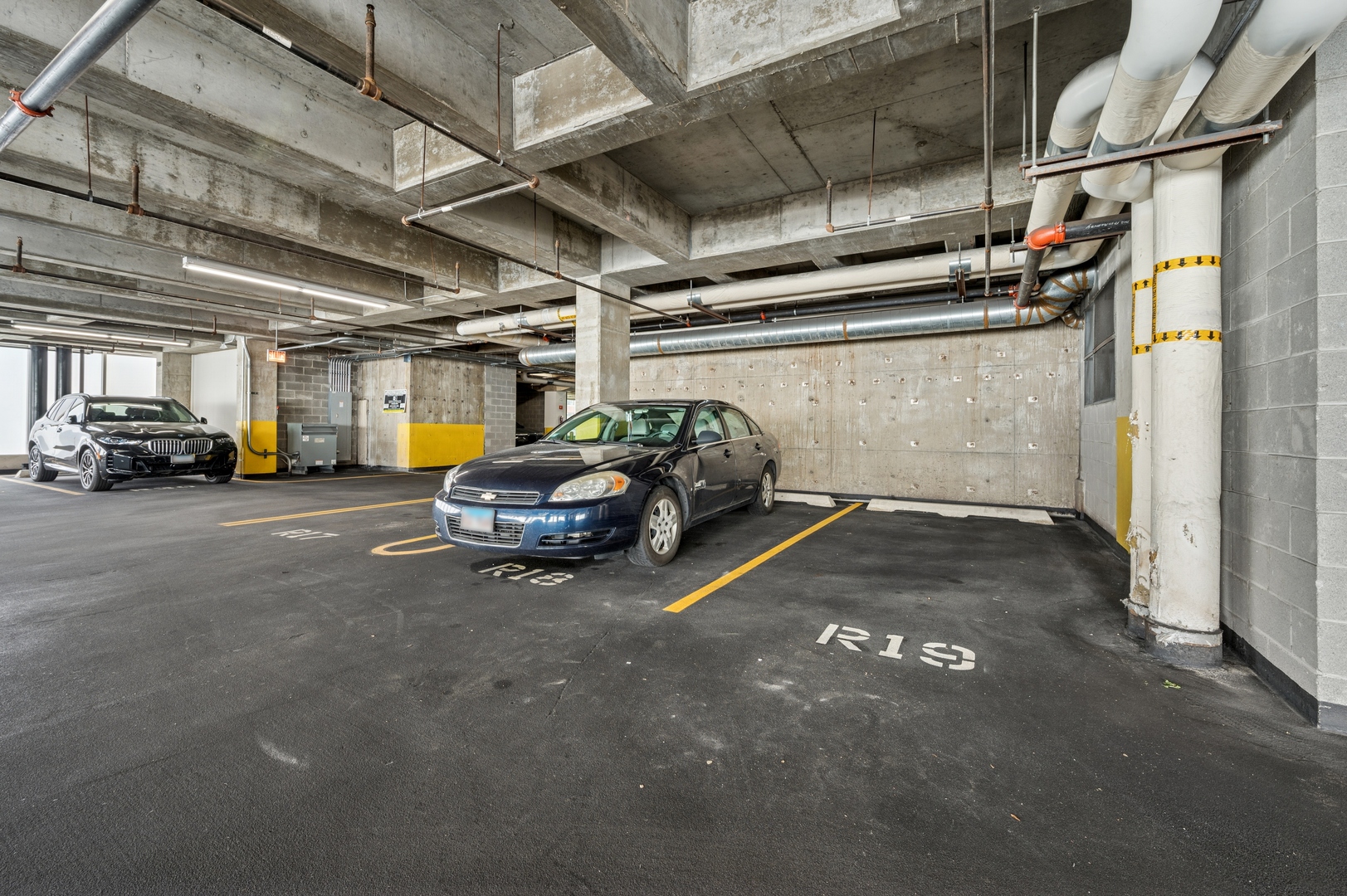 Chicago, Illinois 60654, United States, 3 Bedrooms Bedrooms, ,3 BathroomsBathrooms,Residential,Active,206896