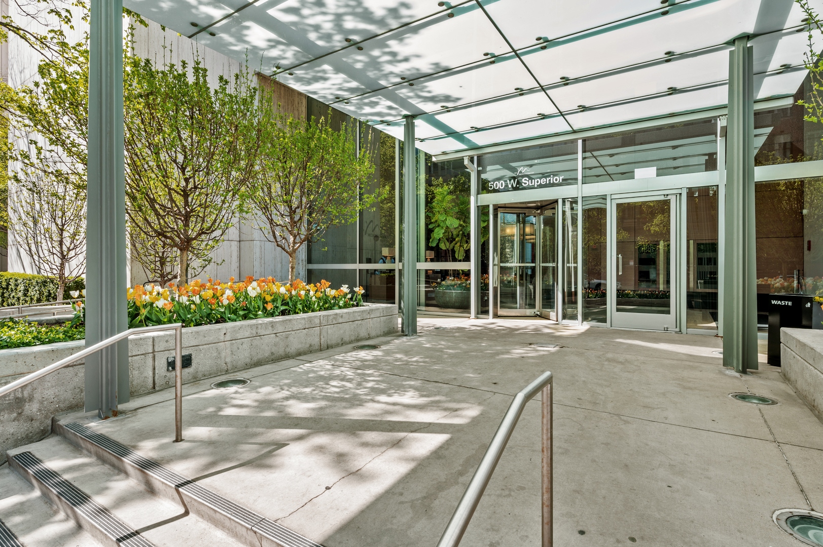 Chicago, Illinois 60654, United States, 3 Bedrooms Bedrooms, ,3 BathroomsBathrooms,Residential,Active,206896