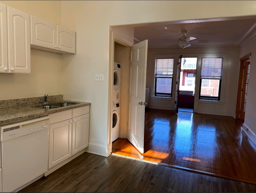 1130 W PRATT Boulevard 3N