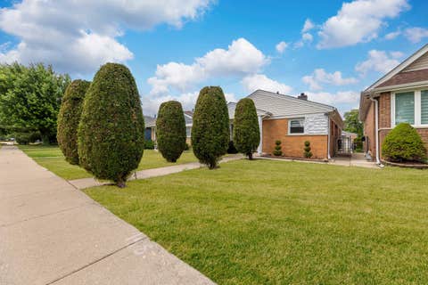 Tiny photo for 7828 Lotus Avenue, Burbank, IL 60459 (MLS # 12670512)
