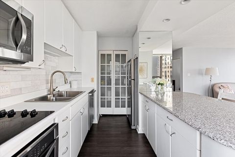 Tiny photo for 1313 N Ritchie Court #2307, Chicago, IL 60610 (MLS # 12574605)