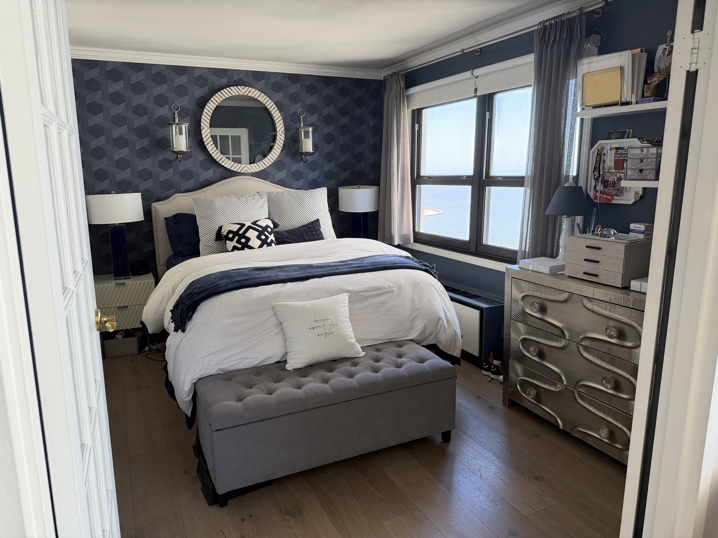 1313 N Ritchie Court 2706