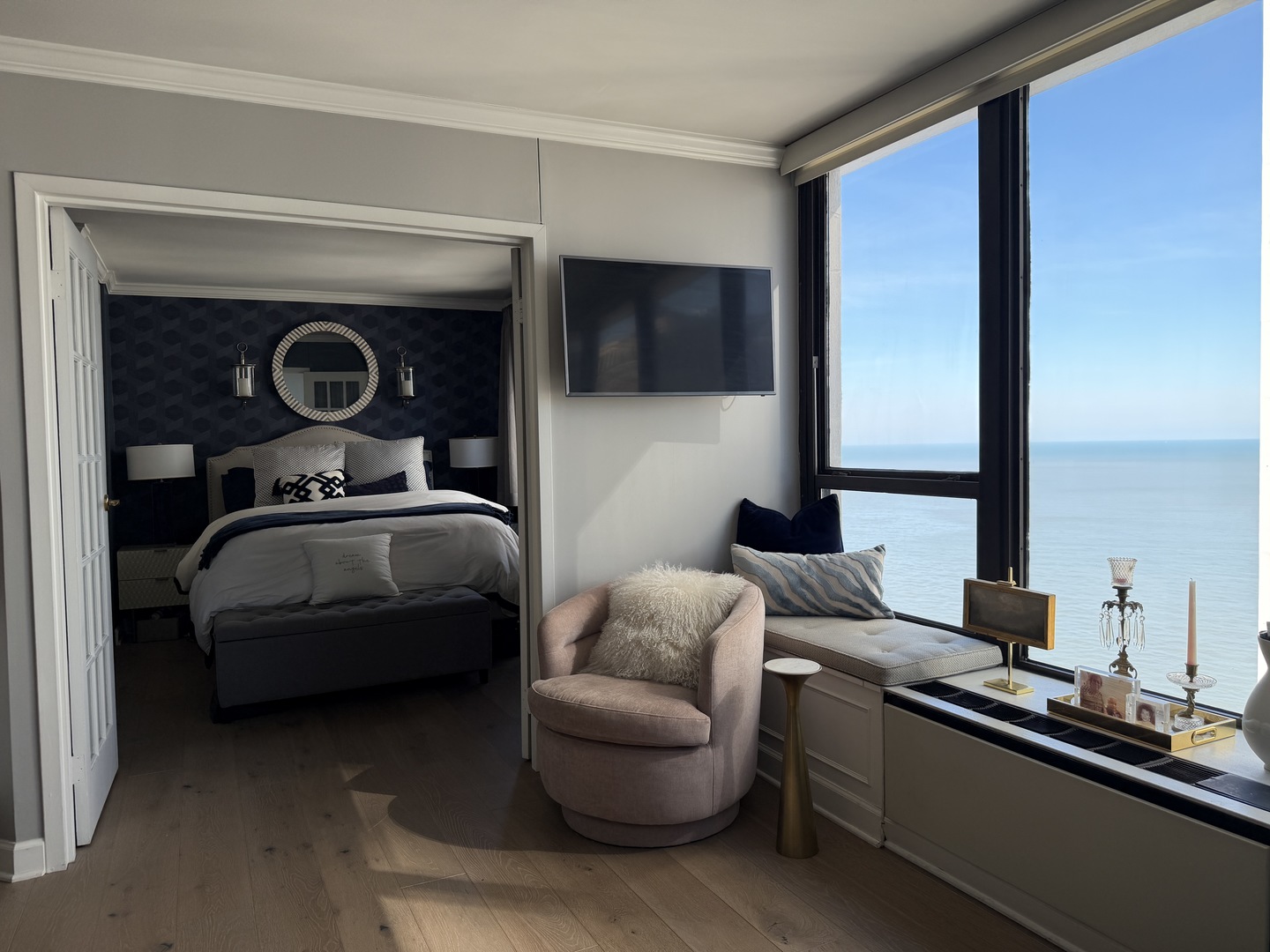 1313 N Ritchie Court 2706