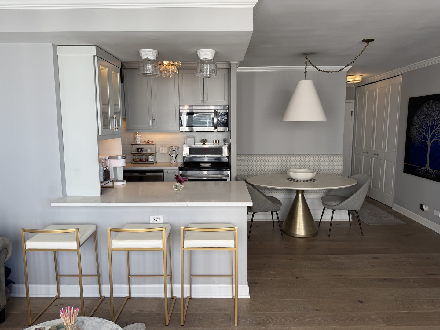 1313 N Ritchie Court 2706