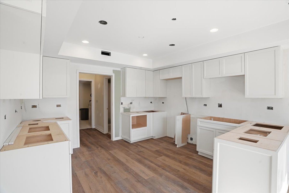 1204 Chatham Court 1204