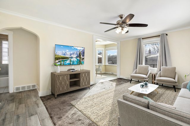 3821 N Ottawa Avenue