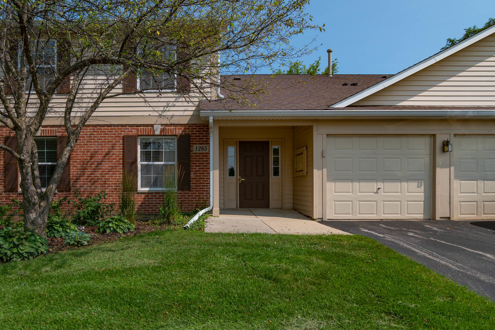 View Round Lake Beach, IL 60073 townhome