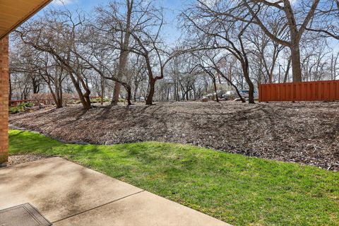 Tiny photo for 6020 Oakwood Drive #1L, Lisle, IL 60532 (MLS # 12600999)