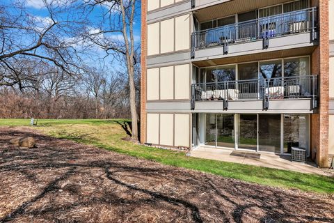 Tiny photo for 6020 Oakwood Drive #1L, Lisle, IL 60532 (MLS # 12600999)