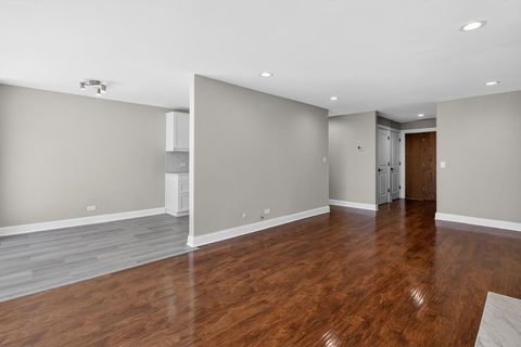 Tiny photo for 6020 Oakwood Drive #1L, Lisle, IL 60532 (MLS # 12600999)