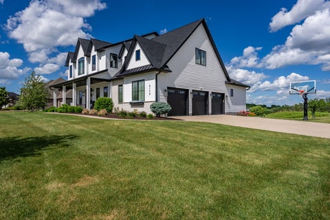 Tiny photo for 5175 Pigeon Creek Trail, Bettendorf, IA 52722 (MLS # 12666501)
