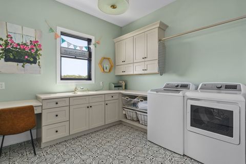 Tiny photo for 5175 Pigeon Creek Trail, Bettendorf, IA 52722 (MLS # 12666501)