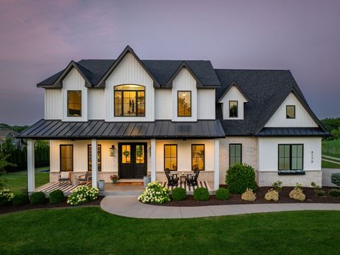 Tiny photo for 5175 Pigeon Creek Trail, Bettendorf, IA 52722 (MLS # 12666501)