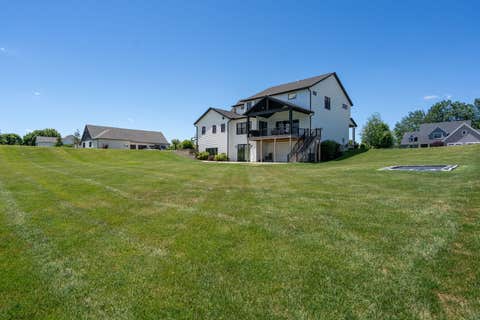 Tiny photo for 5175 Pigeon Creek Trail, Bettendorf, IA 52722 (MLS # 12666501)