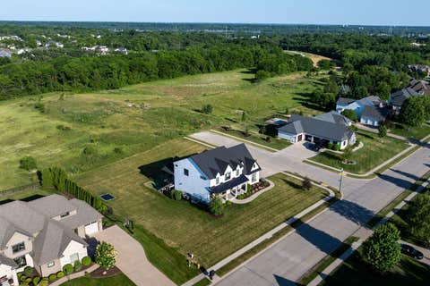 Tiny photo for 5175 Pigeon Creek Trail, Bettendorf, IA 52722 (MLS # 12666501)