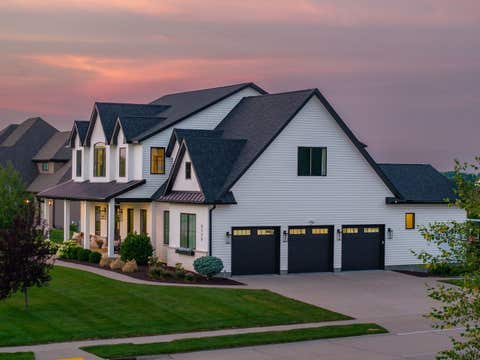 Tiny photo for 5175 Pigeon Creek Trail, Bettendorf, IA 52722 (MLS # 12666501)