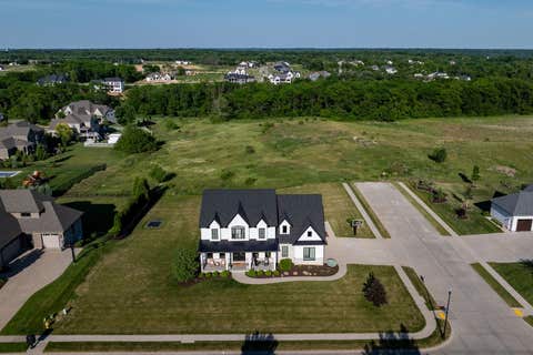 Tiny photo for 5175 Pigeon Creek Trail, Bettendorf, IA 52722 (MLS # 12666501)