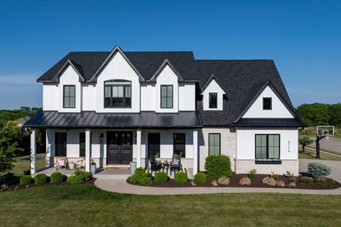 Tiny photo for 5175 Pigeon Creek Trail, Bettendorf, IA 52722 (MLS # 12666501)