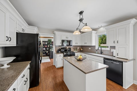 Tiny photo for 15518 Harbor Town Drive, Orland Park, IL 60462 (MLS # 12702052)