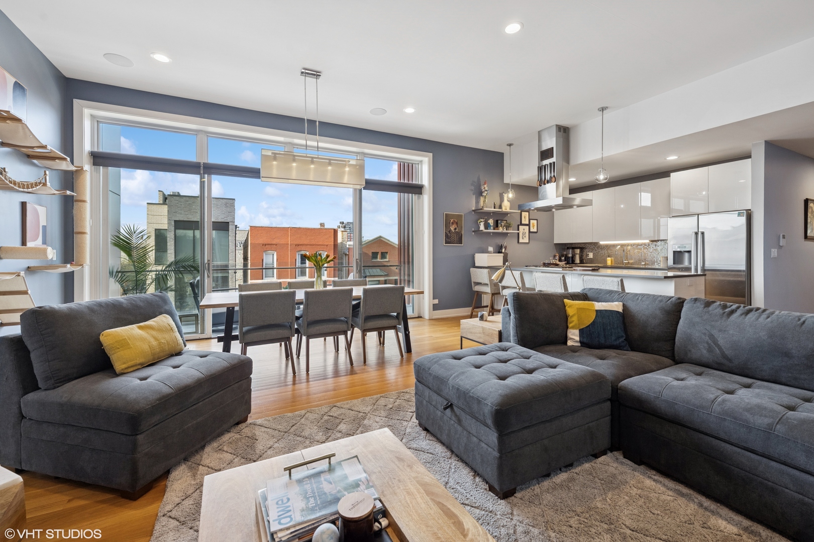 935 N Hermitage Avenue 3