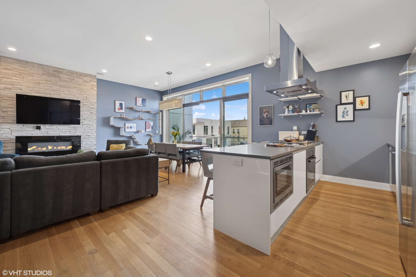 935 N Hermitage Avenue 3