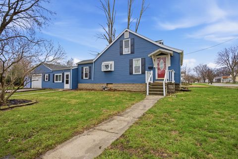 Photo of 500 S Embarras Avenue, Tuscola, IL 61953 (MLS # 12576886)